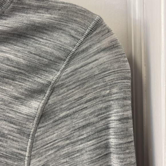 Athleta Foresthill Ascent Long Sleeve Wool Blend Ruched Top Gray Size XS GUC - Picture 11 of 16